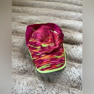 Nike featherlight dry fit hat